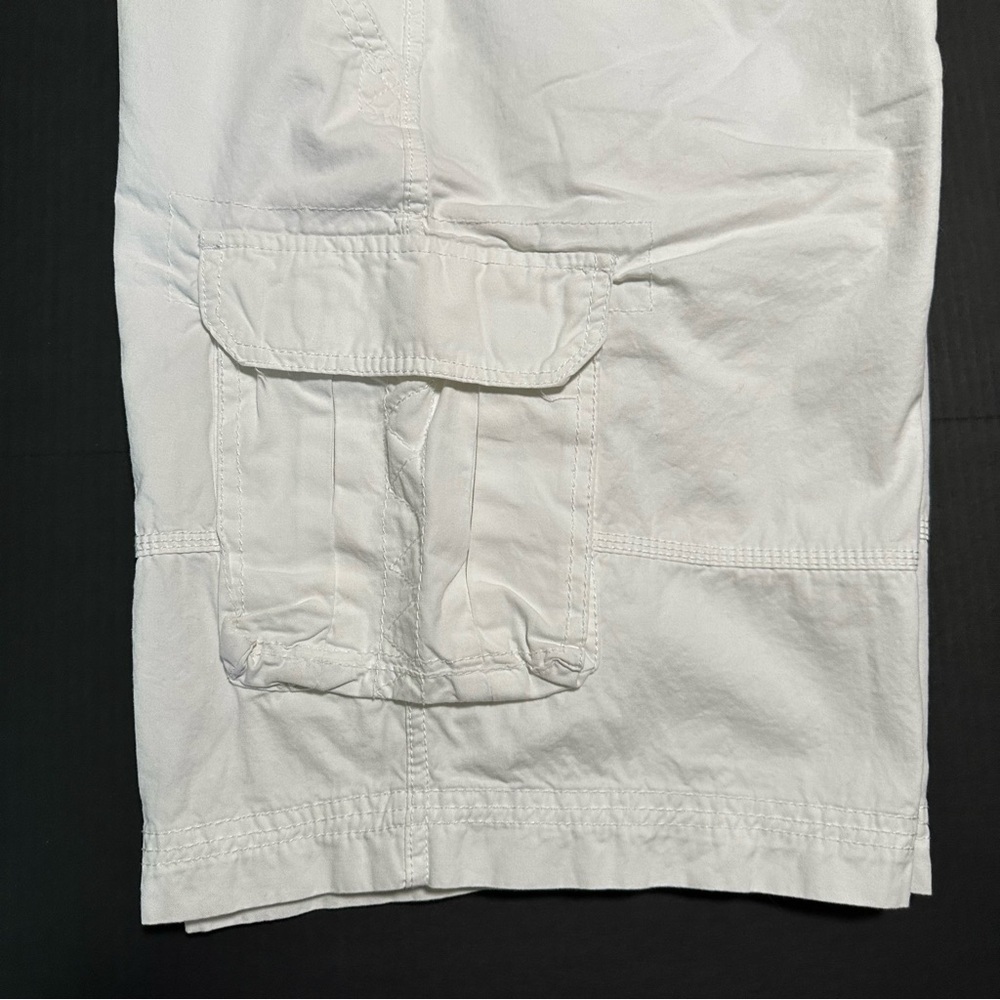 Airwalk Men’s White Cargo Shorts - Picture 5 of 11